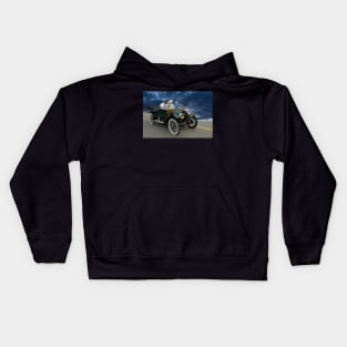 Driving in to the sunset Kids Hoodie